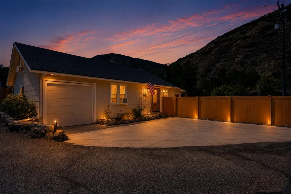 29300 Hazel Bell Drive Silverado Canyon, CA 92676