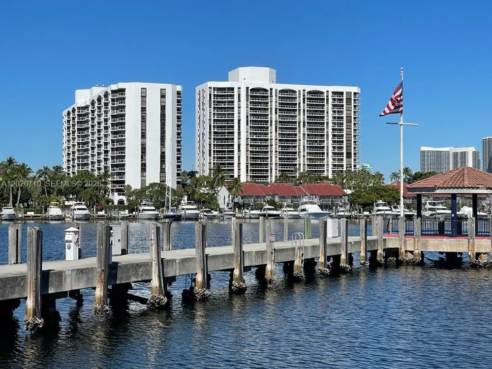 3610 Yacht Club Dr #1511 Penthouse Aventura, FL 33180