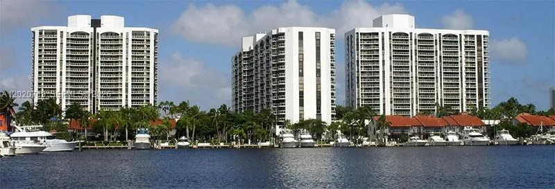3610 Yacht Club Dr #1511 Penthouse Aventura, FL 33180
