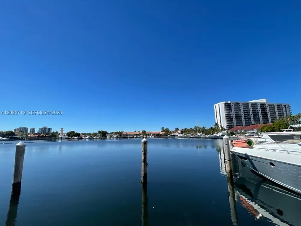3610 Yacht Club Dr #1511 Penthouse Aventura, FL 33180