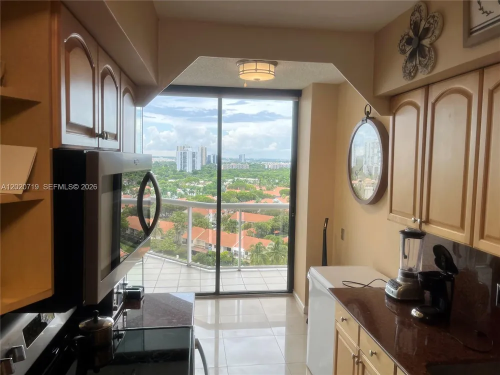 3610 Yacht Club Dr #1511 Penthouse Aventura, FL 33180