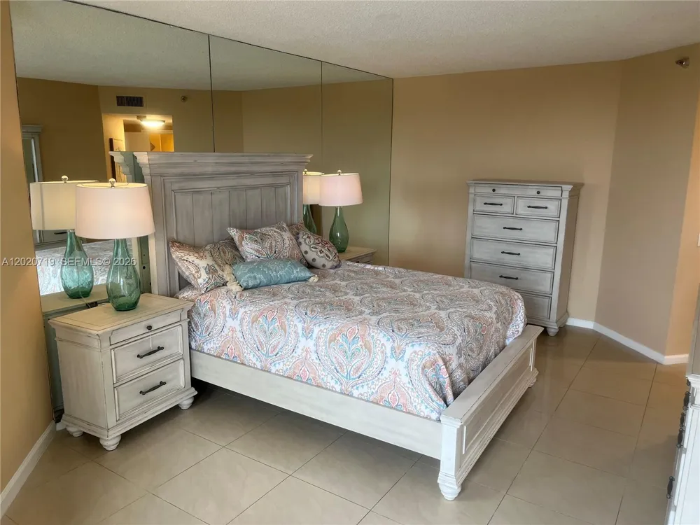 3610 Yacht Club Dr #1511 Penthouse Aventura, FL 33180