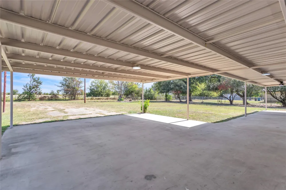 110 Twin Circle Wortham, TX 76693