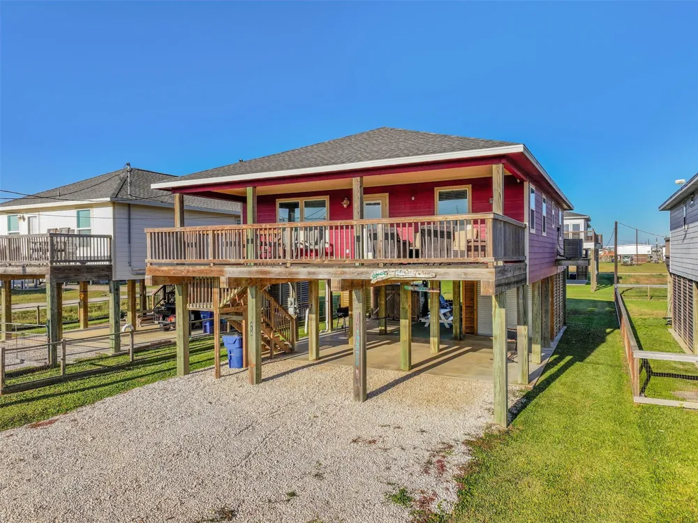 414 Thunder Road Surfside Beach, TX 77541
