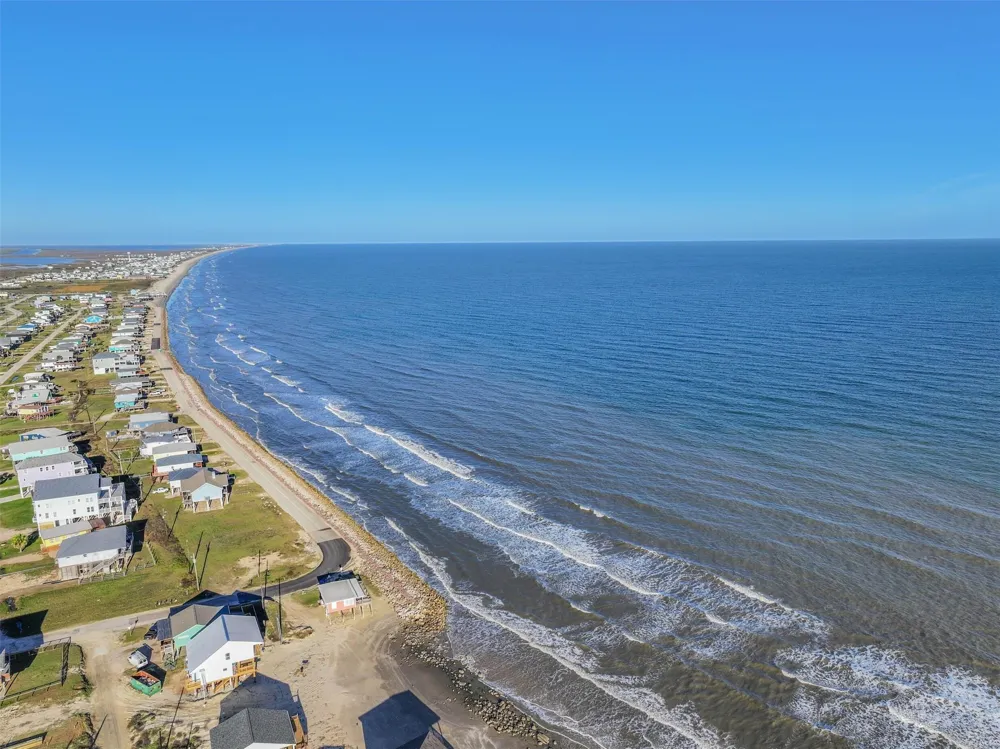 414 Thunder Road Surfside Beach, TX 77541