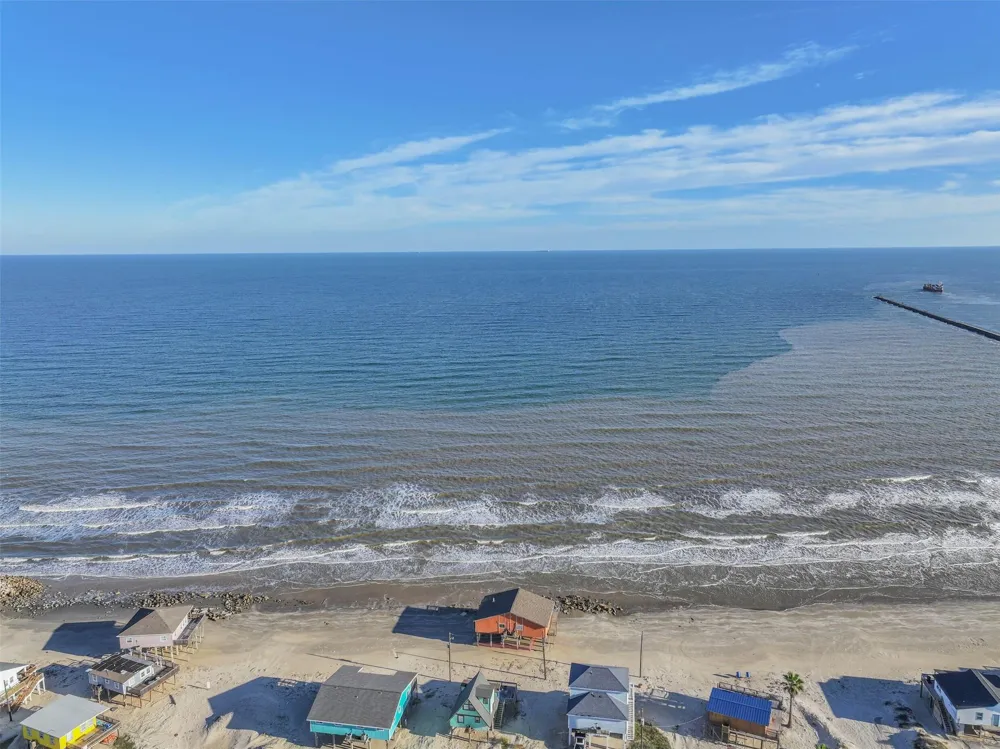 414 Thunder Road Surfside Beach, TX 77541