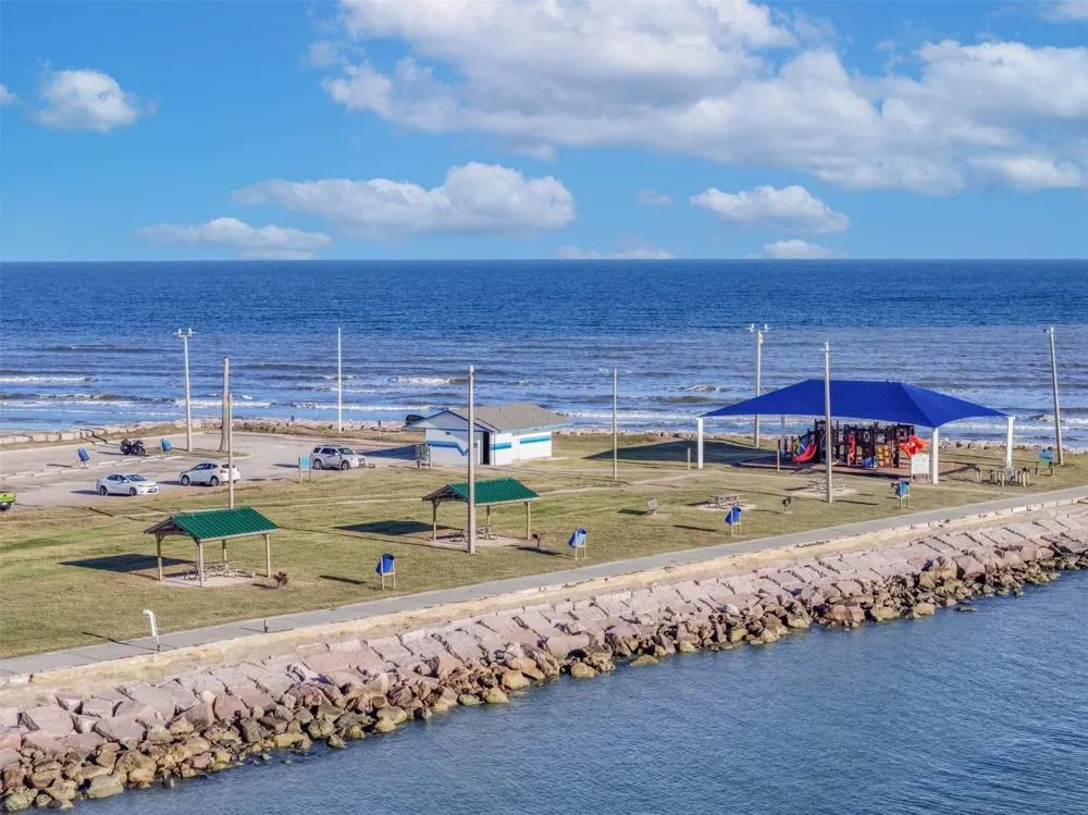 414 Thunder Road Surfside Beach, TX 77541
