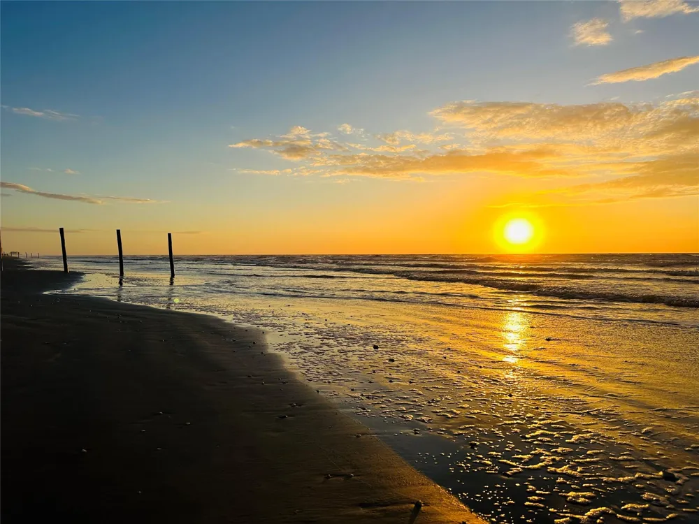 12917 John Reynolds Road Galveston, TX 77554