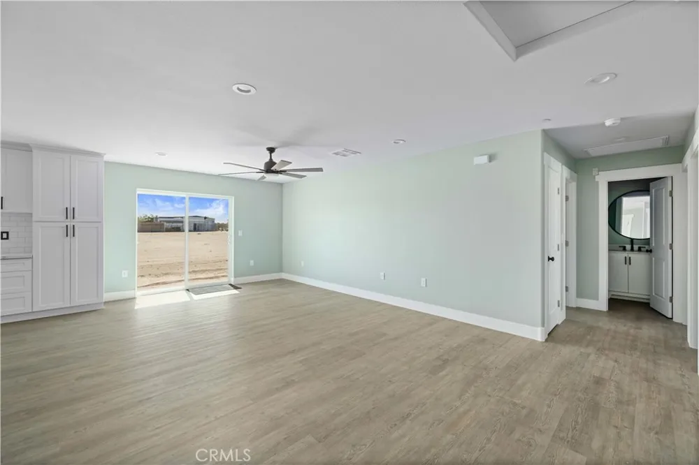 37842 117th Littlerock, CA 93543