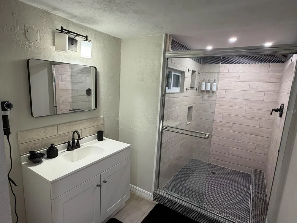 370 HAND AVE Ormond Beach, FL 32174