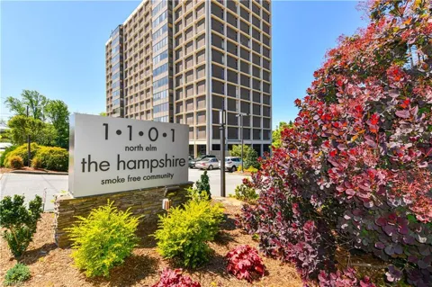 1101 Elm Street #906