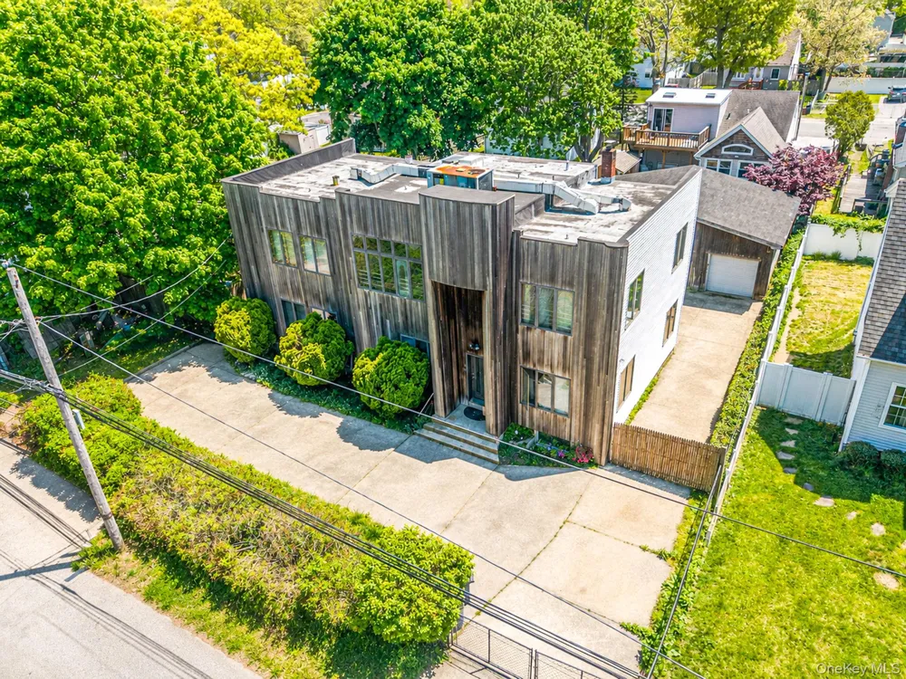 46 Brushwood Drive Shirley, NY 11967