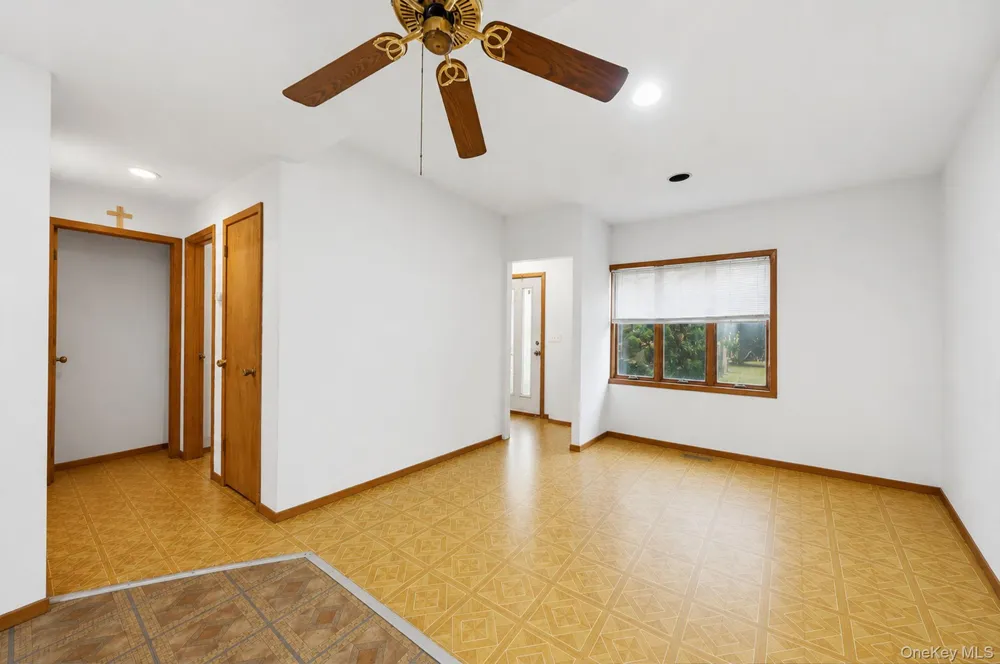 46 Brushwood Drive Shirley, NY 11967