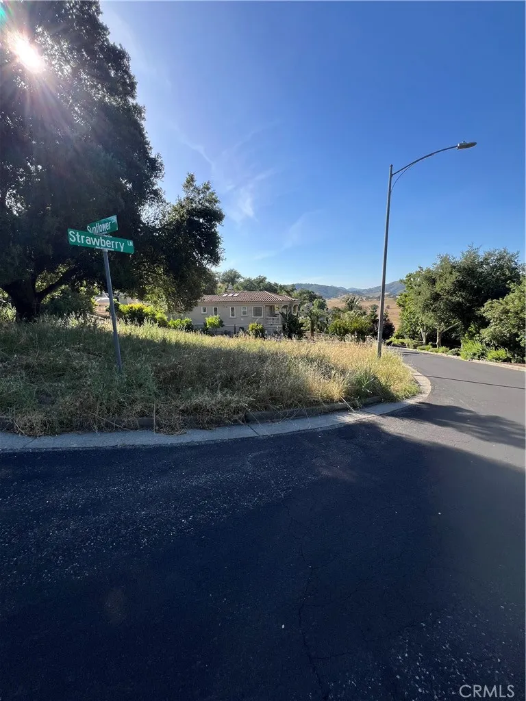8565 Strawberry Gilroy, CA 95020