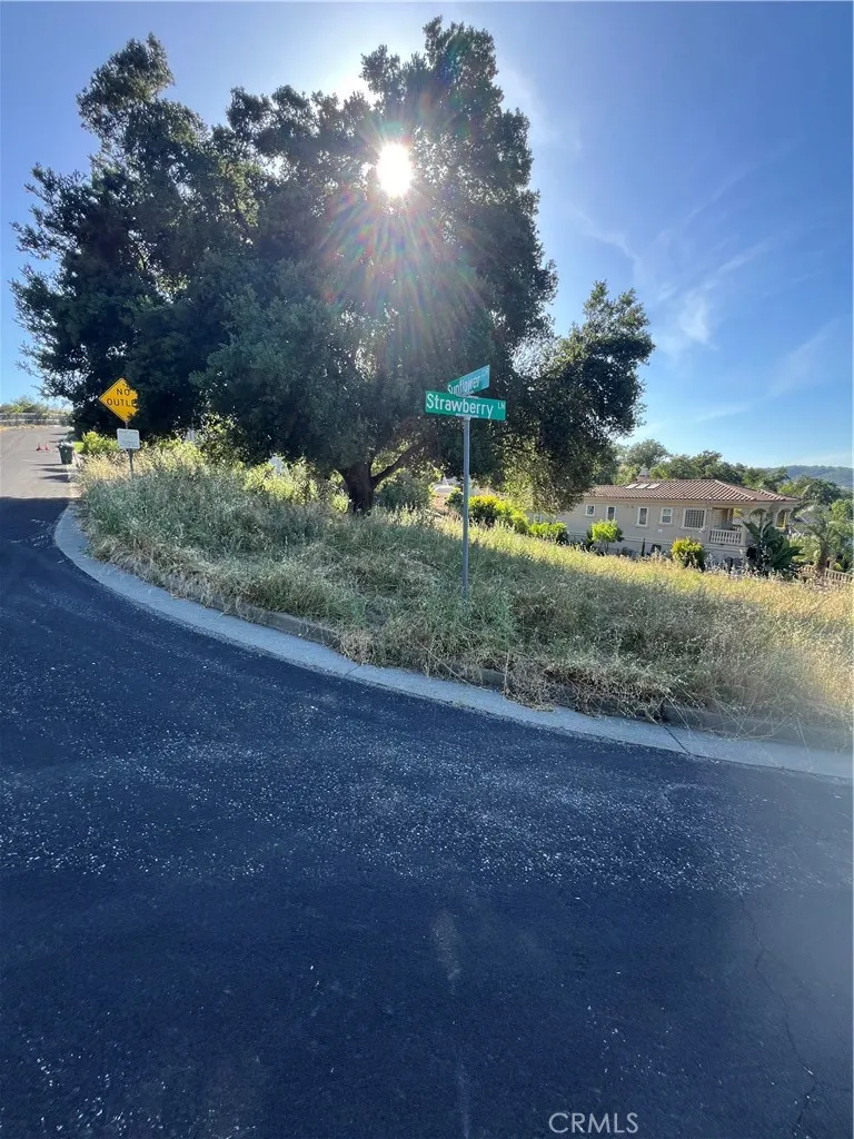 8565 Strawberry Gilroy, CA 95020