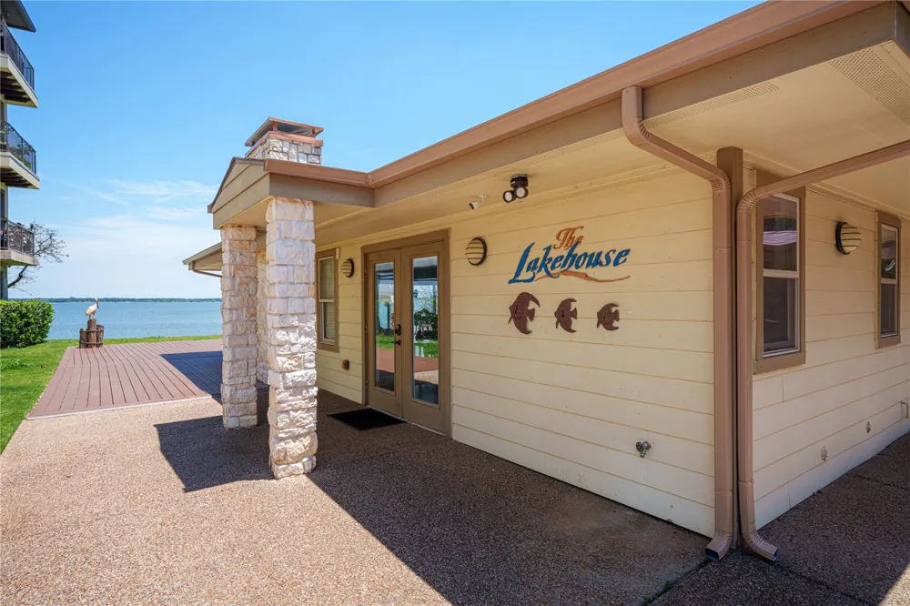 500 Waters Edge Drive #221 Lake Dallas, TX 75065