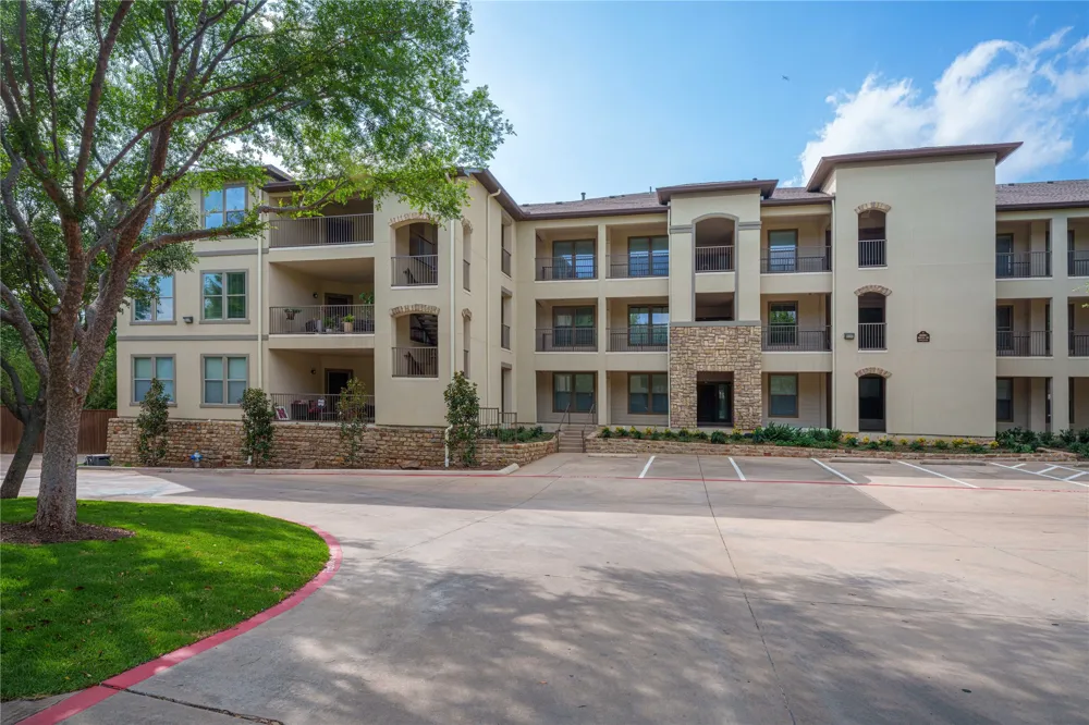 500 Waters Edge Drive #221 Lake Dallas, TX 75065