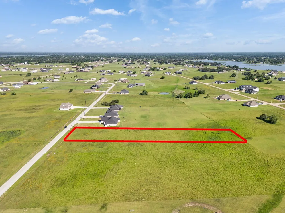 602 Longhorn Trail Angleton, TX 77515