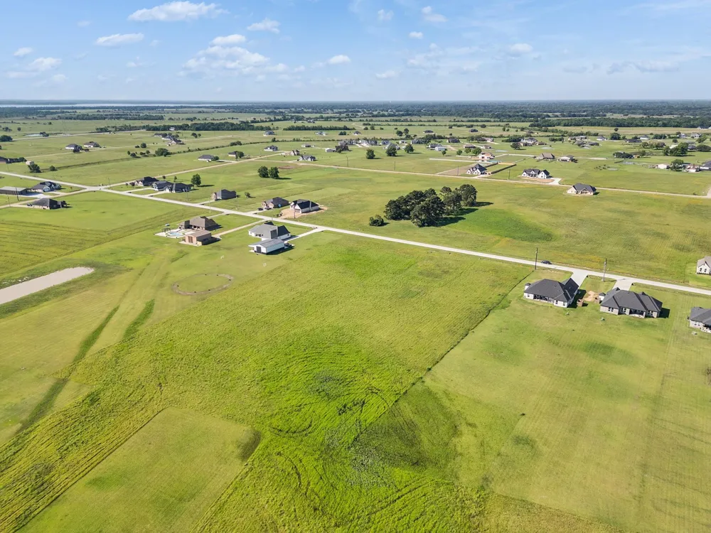 602 Longhorn Trail Angleton, TX 77515