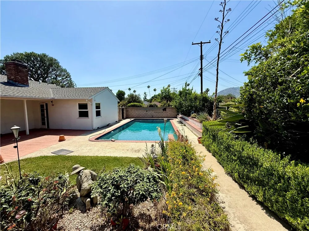 543 E Comstock Glendora, CA 91741