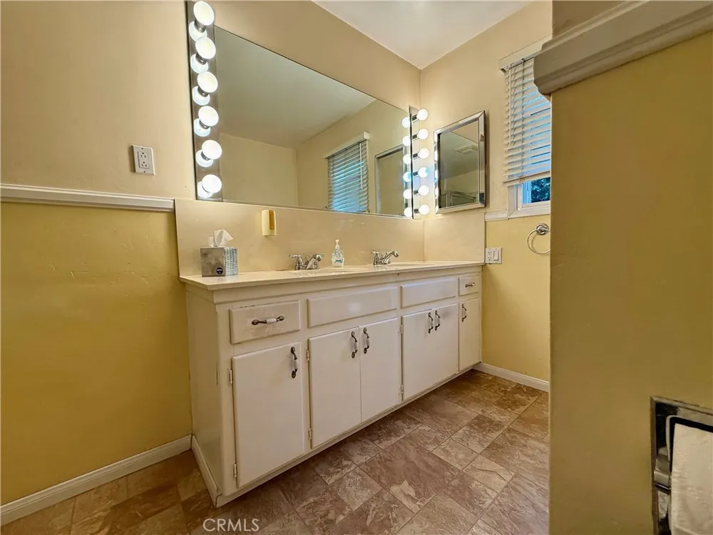 543 E Comstock Glendora, CA 91741