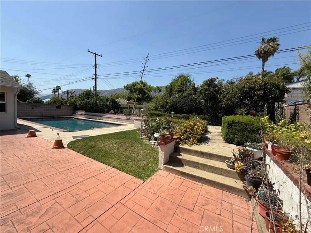 543 E Comstock Glendora, CA 91741