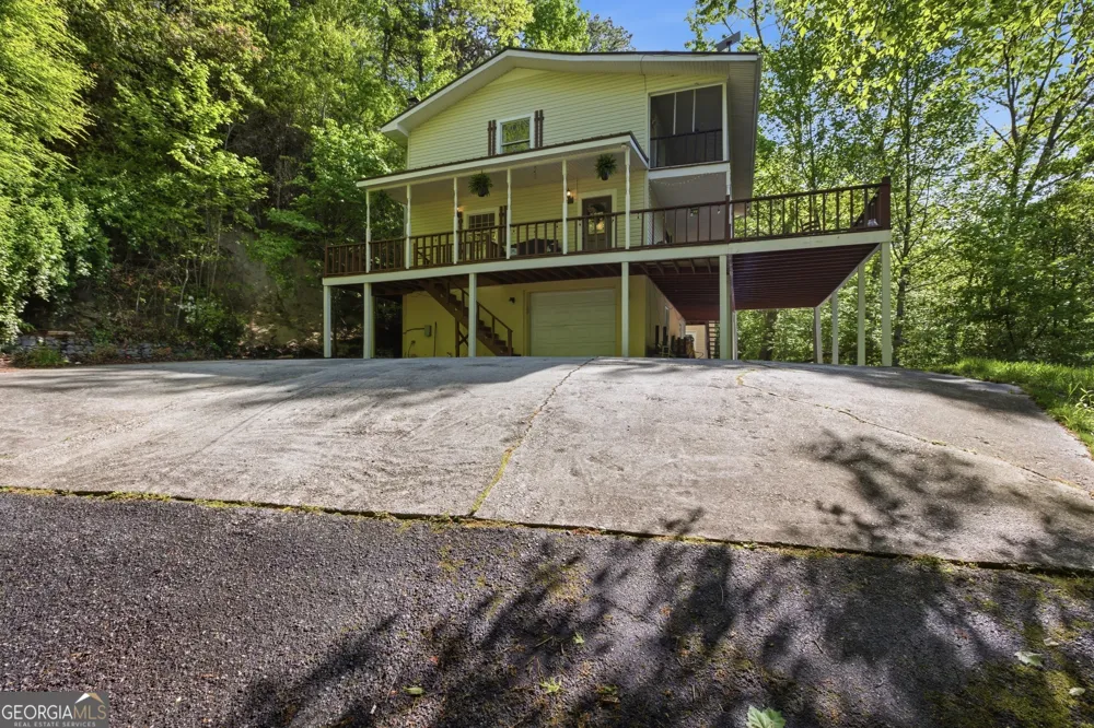 325 Kitchins LN Clayton, GA 30525