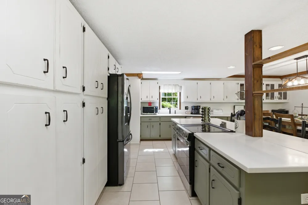 325 Kitchins LN Clayton, GA 30525