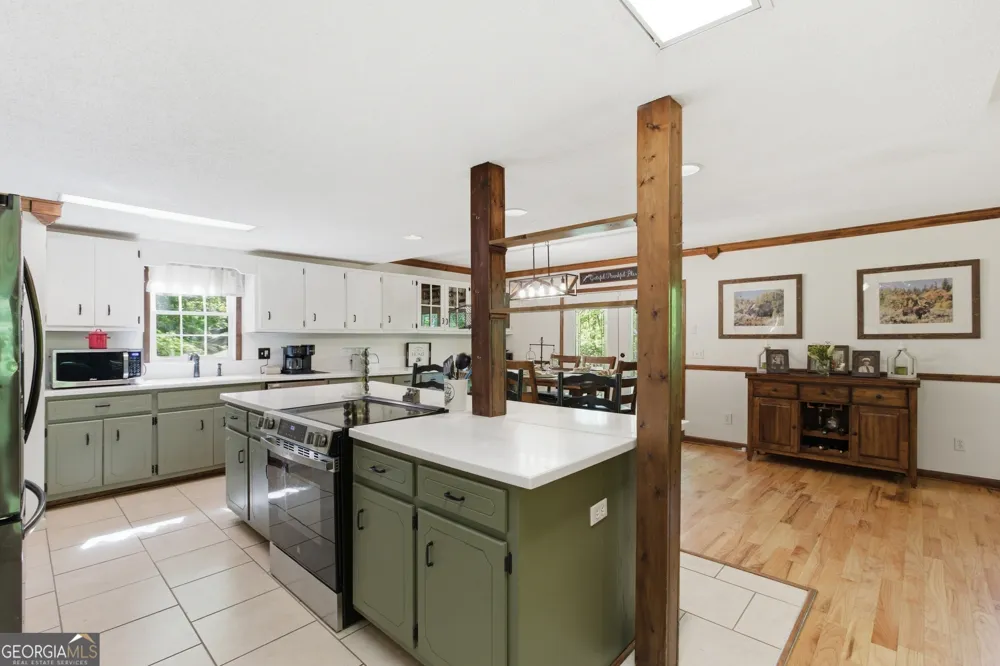 325 Kitchins LN Clayton, GA 30525