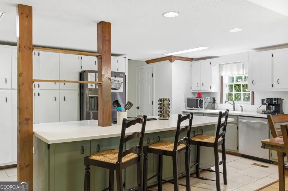325 Kitchins LN Clayton, GA 30525