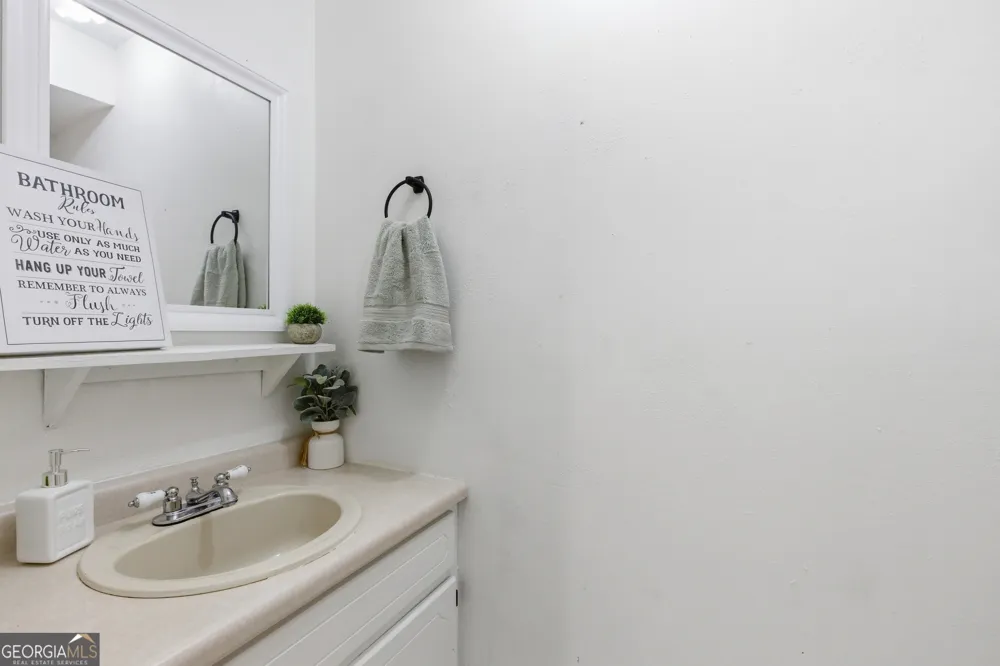325 Kitchins LN Clayton, GA 30525