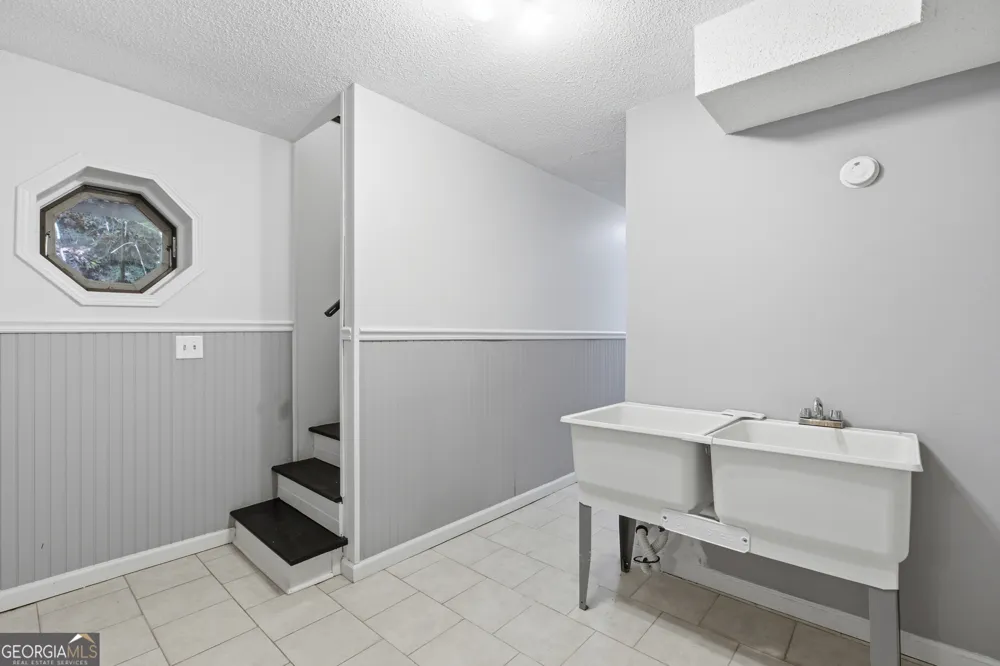 325 Kitchins LN Clayton, GA 30525