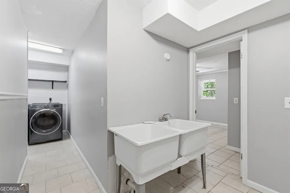 325 Kitchins LN Clayton, GA 30525