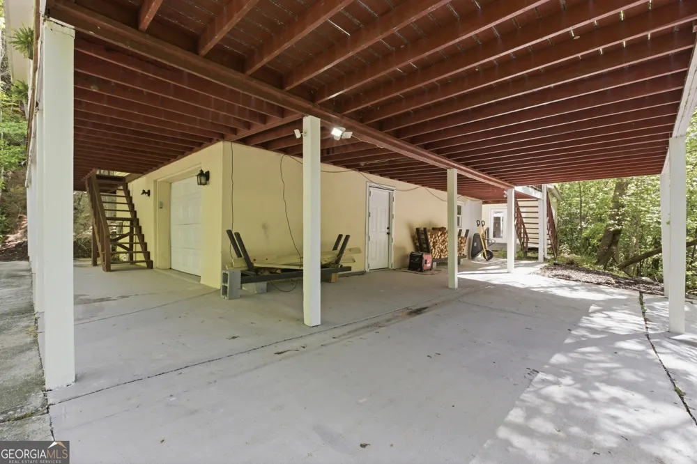 325 Kitchins LN Clayton, GA 30525