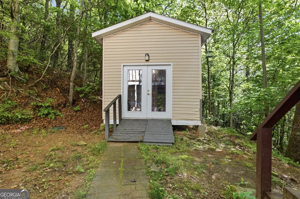 325 Kitchins LN Clayton, GA 30525
