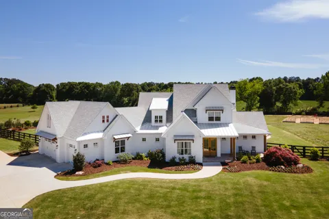 1820 Clover LN