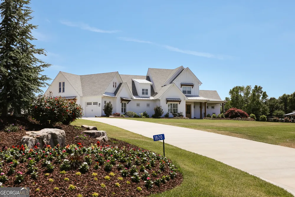 1820 Clover LN Bishop, GA 30621
