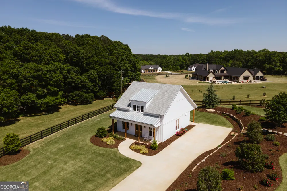 1820 Clover LN Bishop, GA 30621