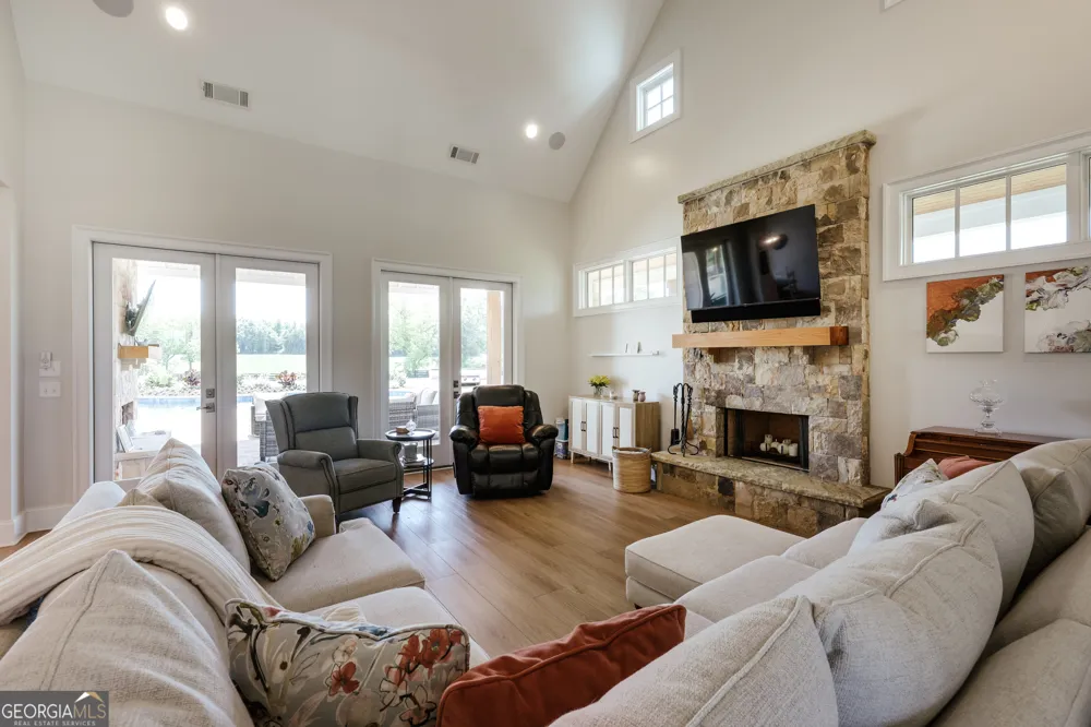 1820 Clover LN Bishop, GA 30621