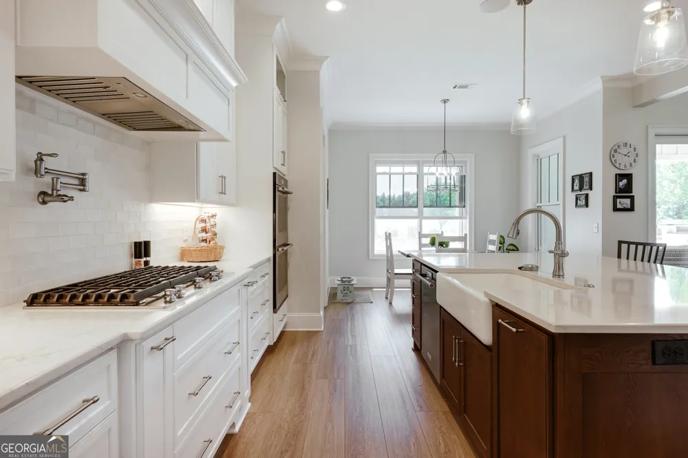 1820 Clover LN Bishop, GA 30621