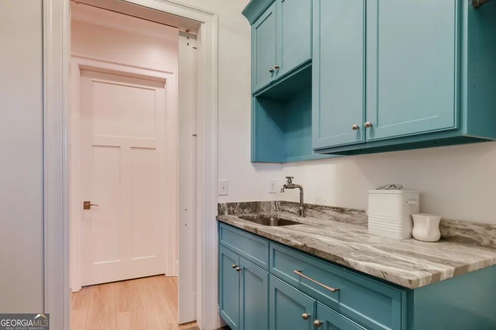 1820 Clover LN Bishop, GA 30621