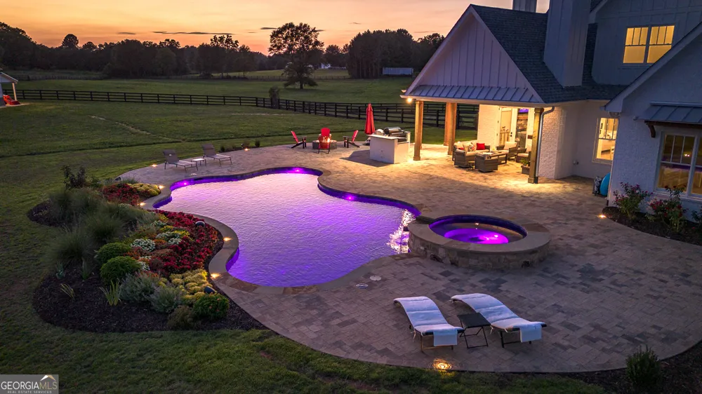 1820 Clover LN Bishop, GA 30621