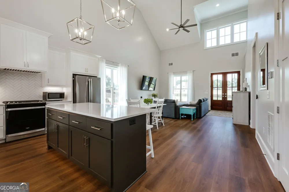 1820 Clover LN Bishop, GA 30621