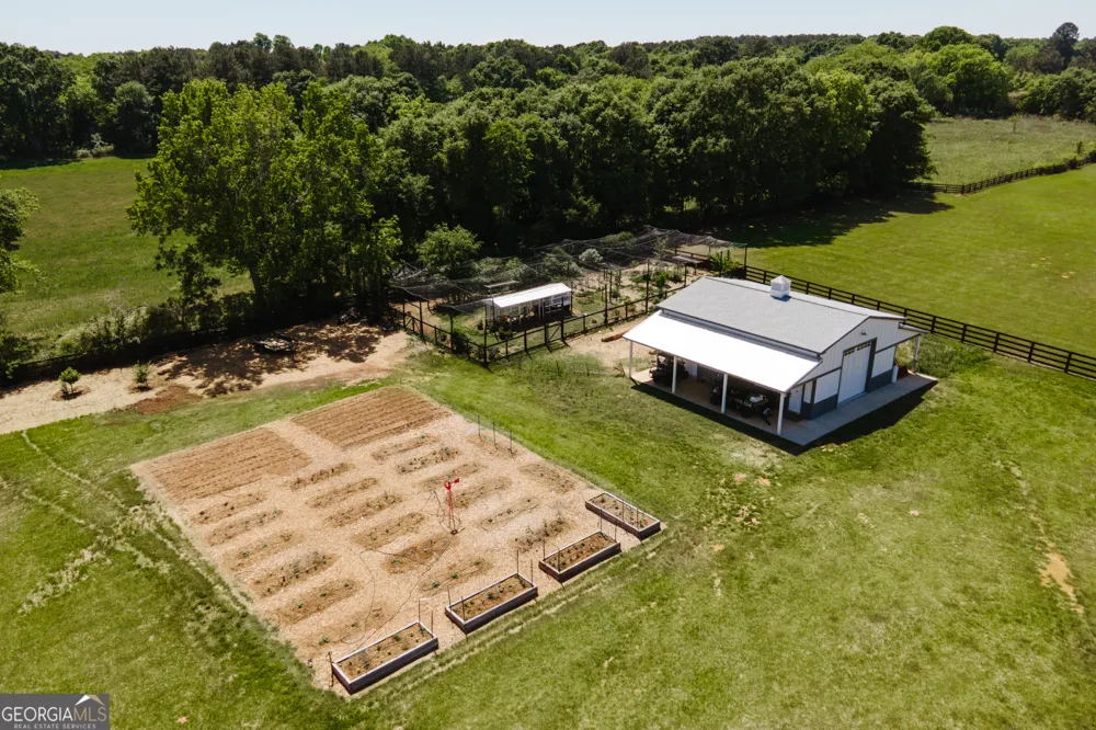 1820 Clover LN Bishop, GA 30621