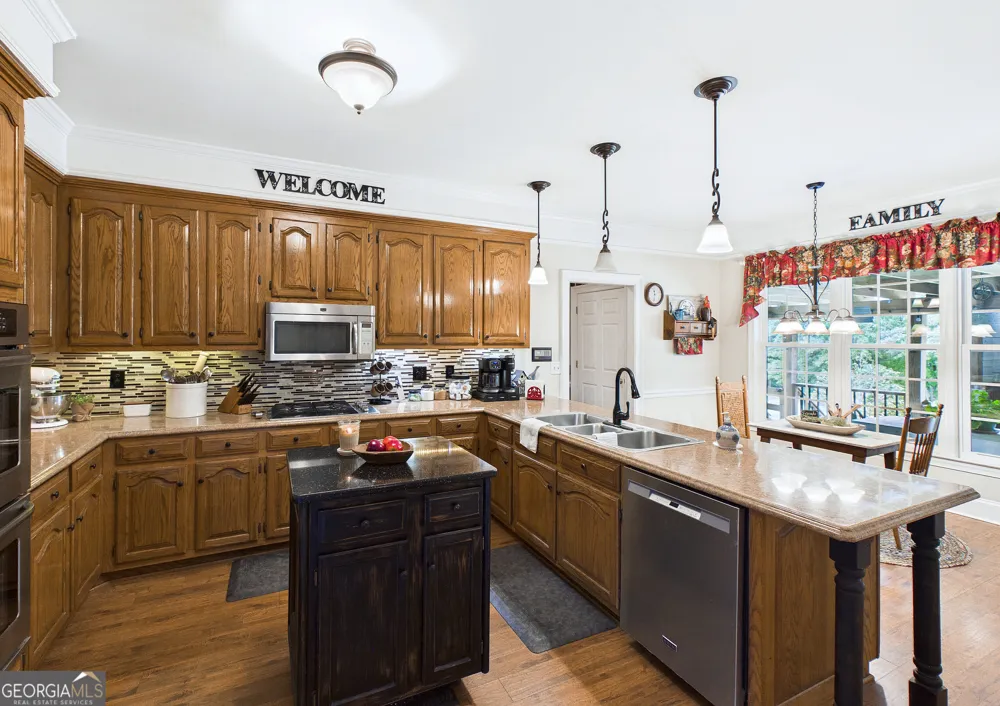 5771 Rogers RD Lizella, GA 31052