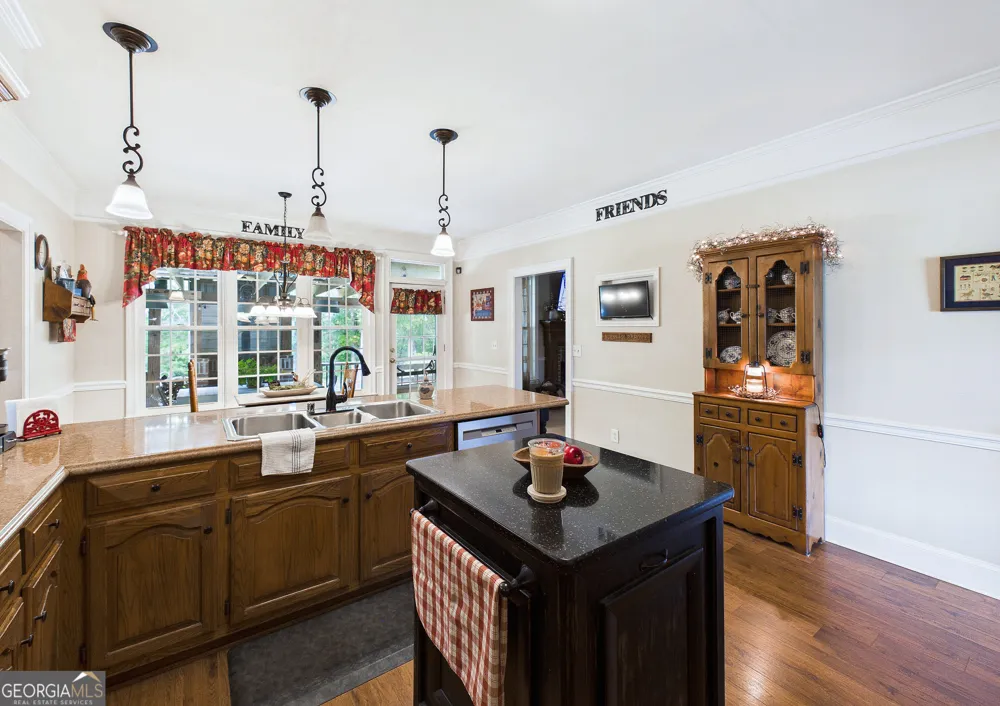 5771 Rogers RD Lizella, GA 31052