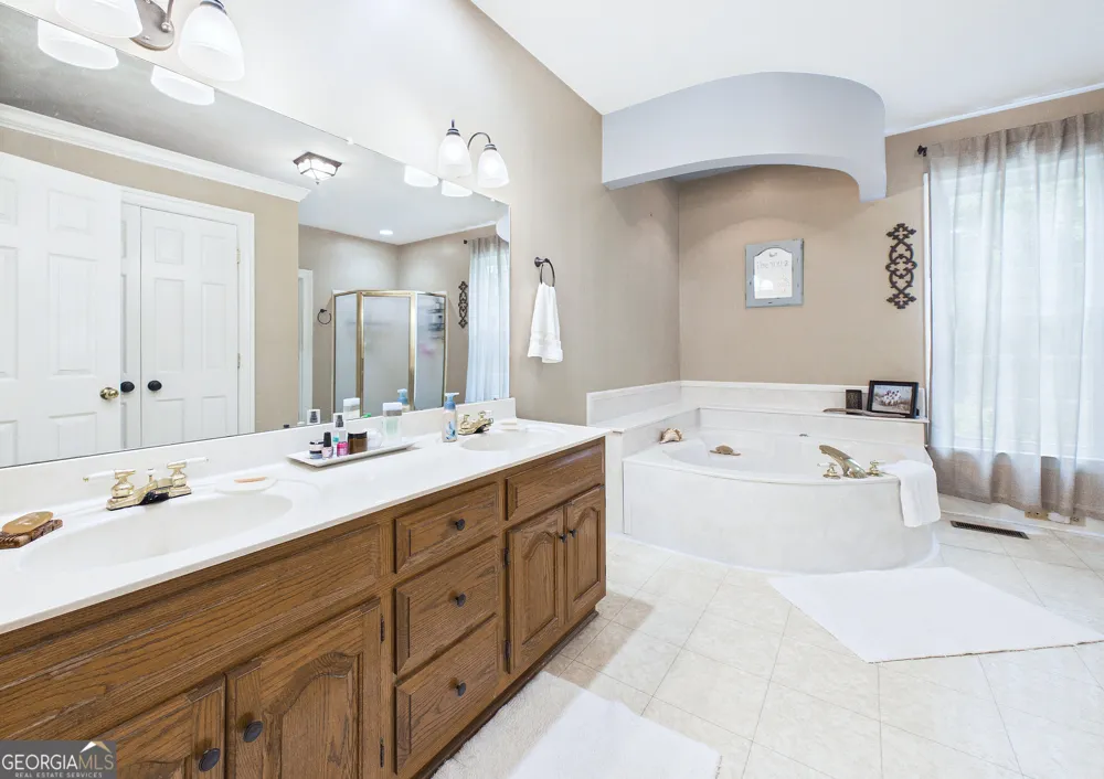 5771 Rogers RD Lizella, GA 31052