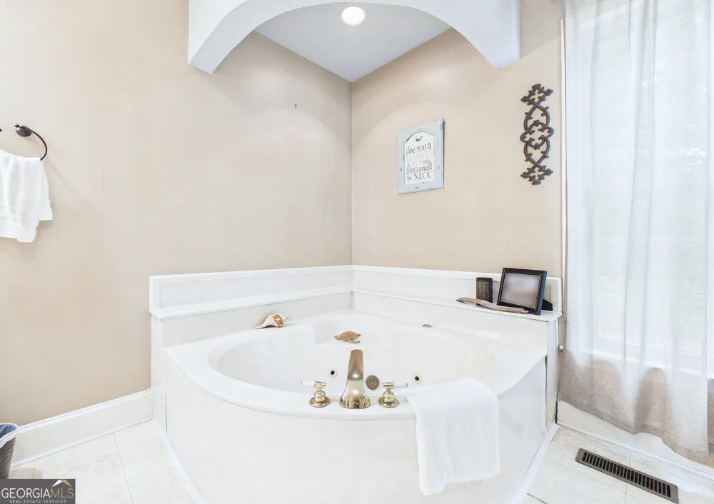 5771 Rogers RD Lizella, GA 31052