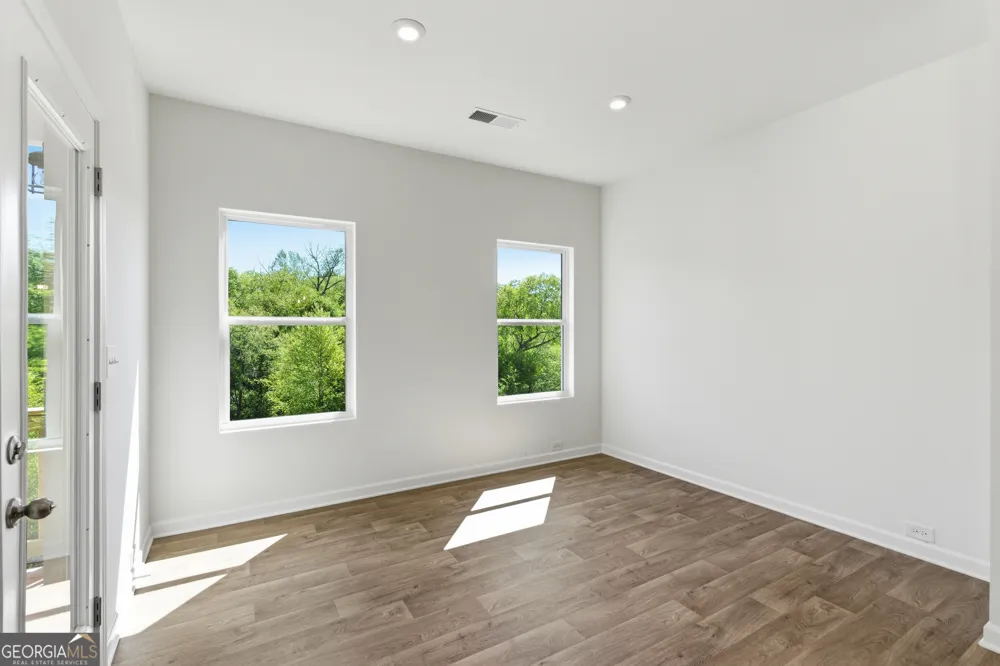 2684 Jordan LN Lithia Springs, GA 30122
