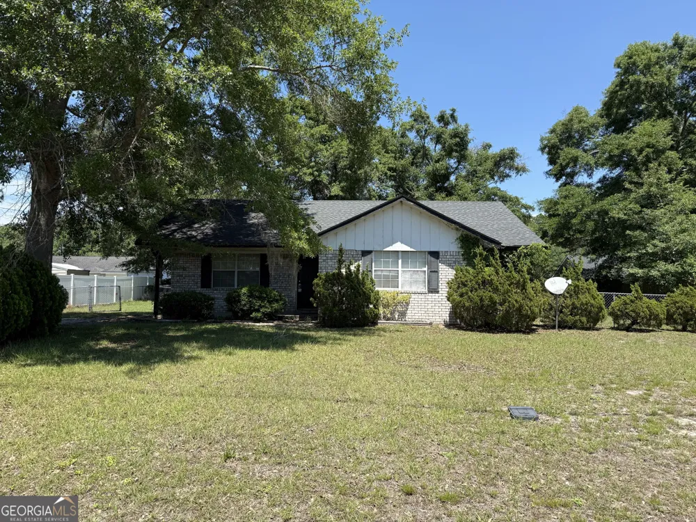 61 Kyle LN Hinesville, GA 31313